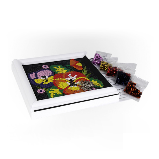 Картина из пайеток 20*20 см, картонная коробка Разноцветные виолы Lori Ап-016