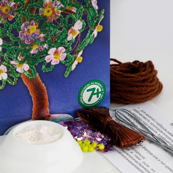 Плетение из бисера и пайеток Яблоня в цвету Lori Дер-001