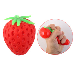 Игрушки Антистресс 6см Клубника с шариками 184502 КОКОС