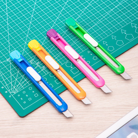 Нож канцелярский, 9 мм, фиксатор, пластик, европодвес, ассорти 4 вида, Deli, E2054